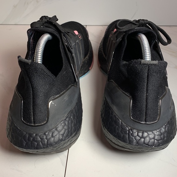 Adidas Women’s Ultraboost 22 Black Beam Pink GX5927 Running Sneakers Size 10W - Picture 7 of 9